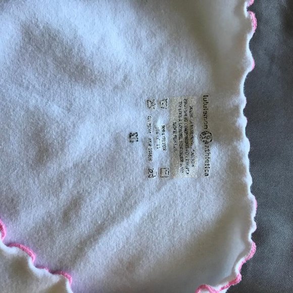 Cute Lululemon Top - Picture 2 of 3
